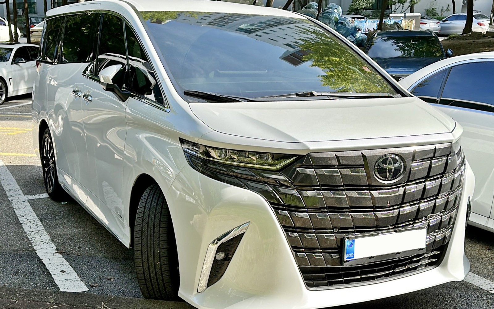 Toyota Alphard – Jemputan Bandara